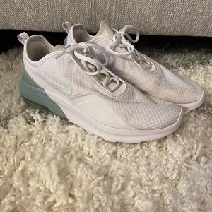 Nike Air white t-shoes size 9.5 women’s